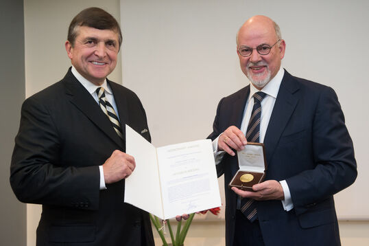 Preisträger HygieiaMedaille 2013 Prof. William Rutala